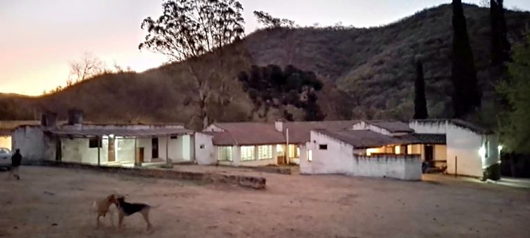 Cabalgata de dos días con noche en la finca